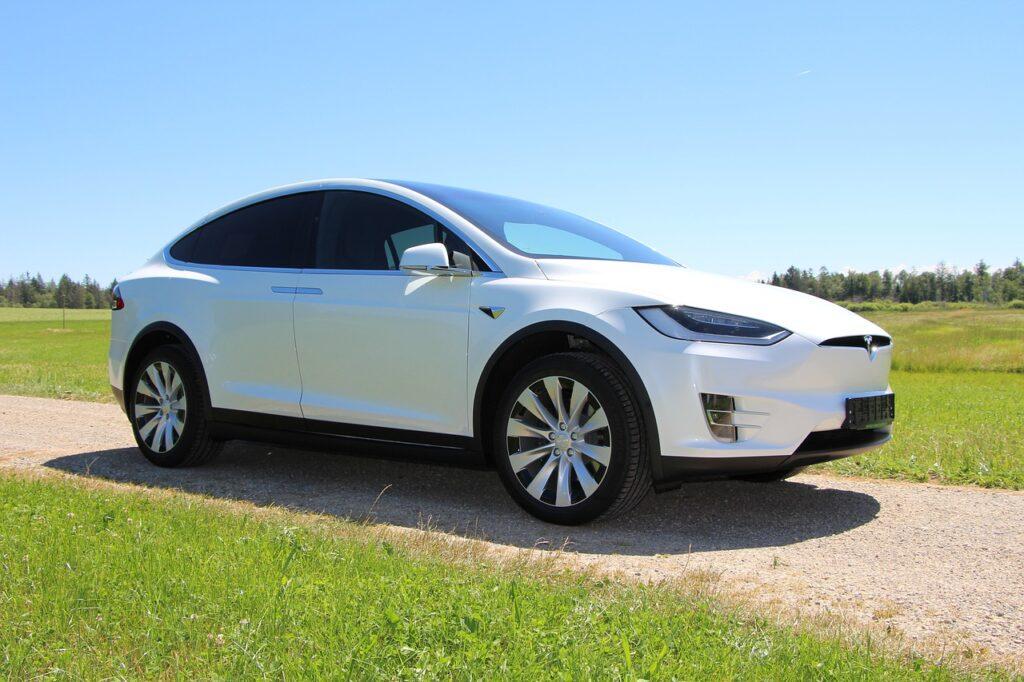 Tesla Electric Car - What Makes Tesla Number 1 Car Seller In Such A Short Time